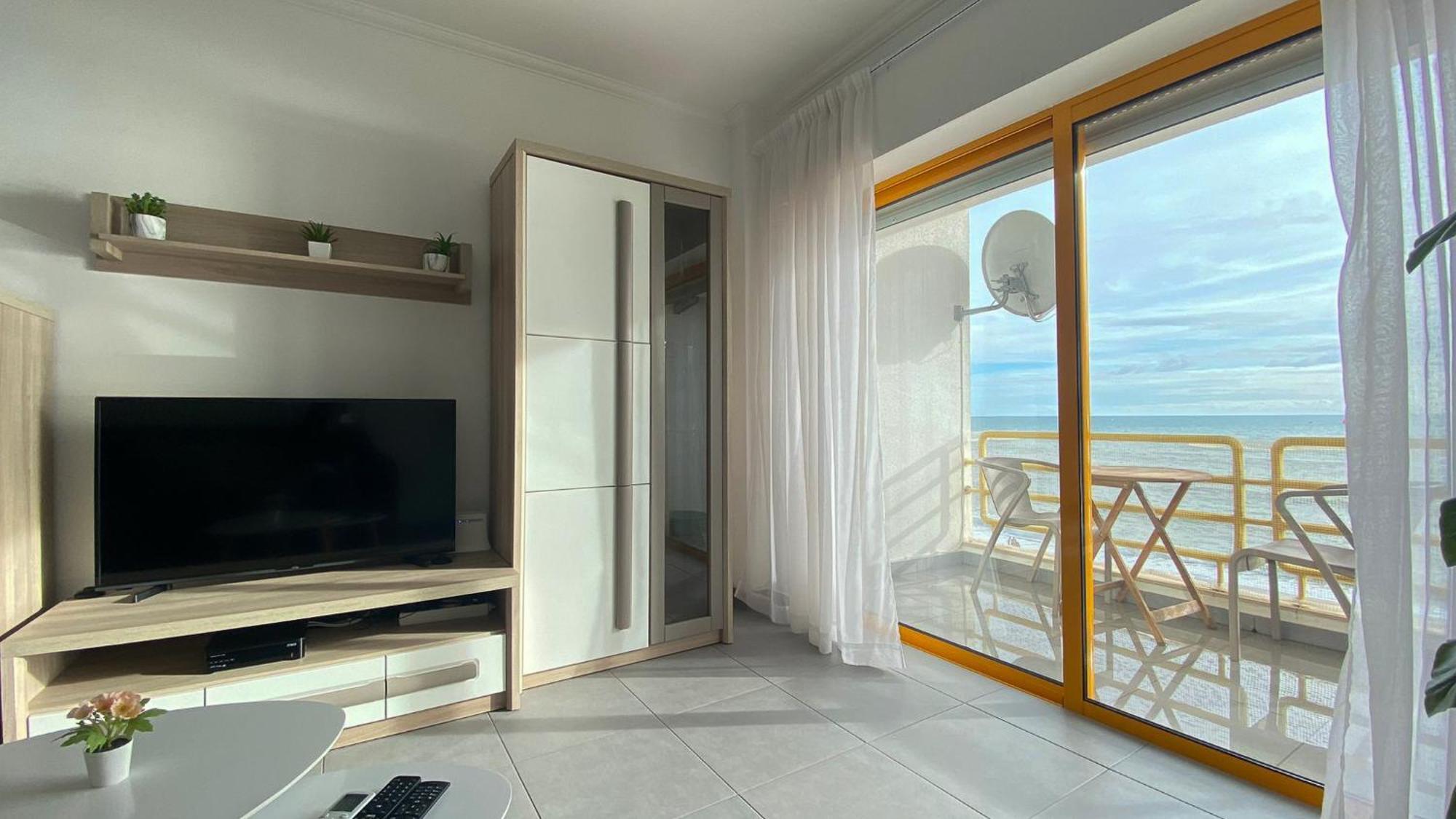 Quarteira Frente Praia II By Homeslow Rentals Экстерьер фото